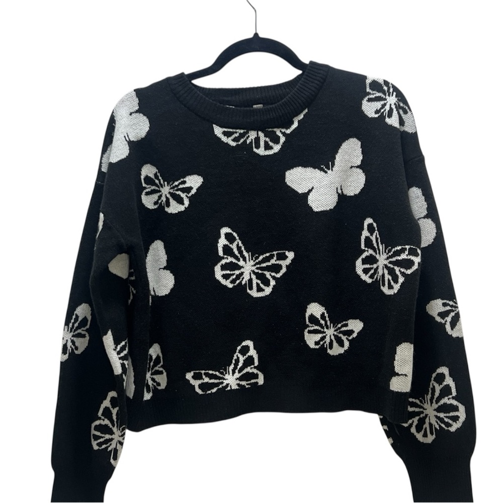 Y2K No Boundaries Juniors Black and White butterflies Knit cropped Sweater large